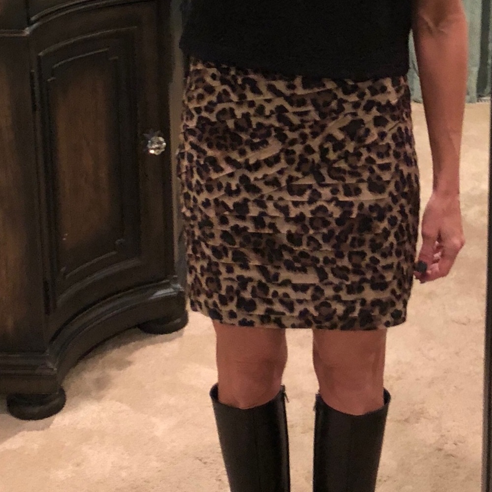 Leopard Print Rushing Mini Skirt - Picture 5 of 6